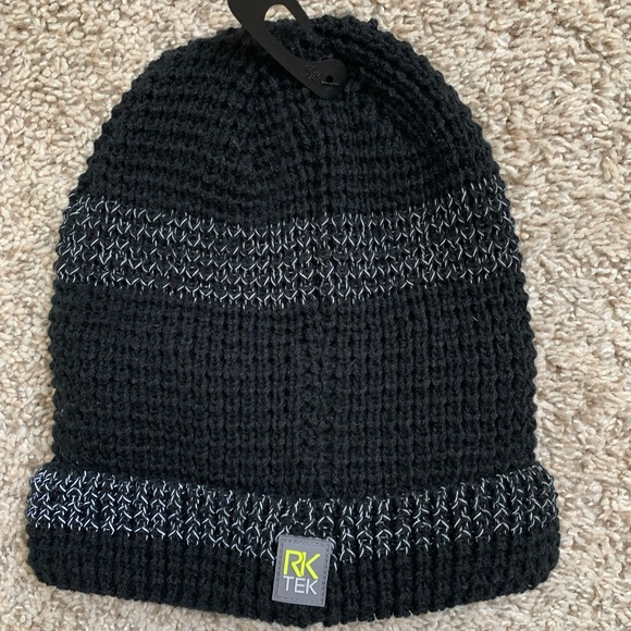 IGLOO’S  Boys OS winter hat NWT!! - Picture 5 of 5